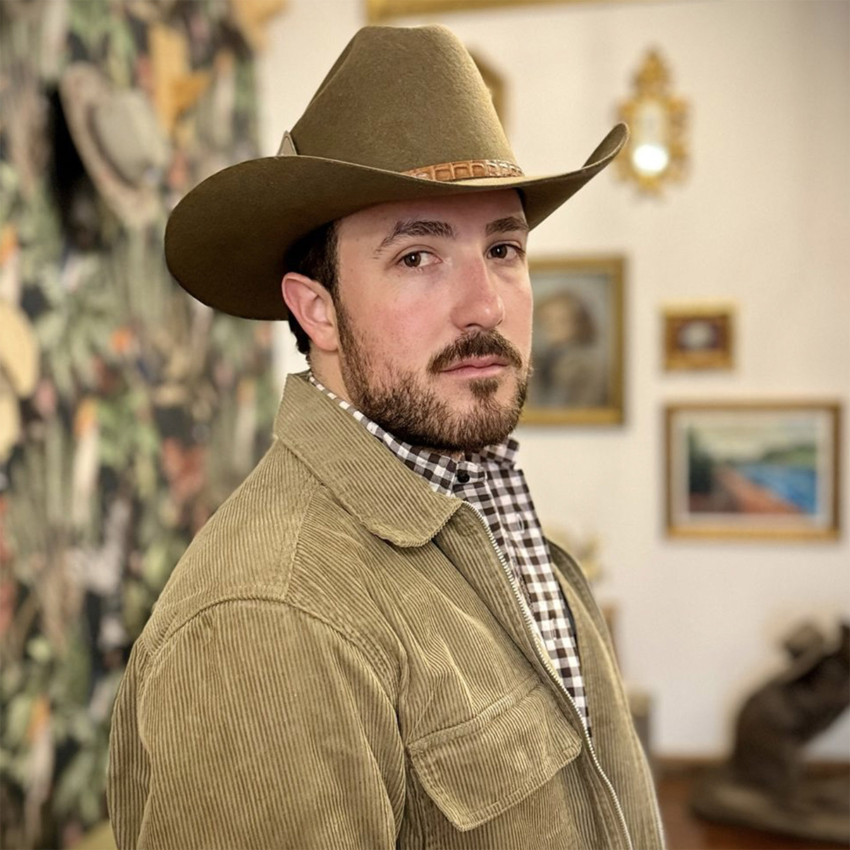 Siete jaguar hats perfil.jpg
